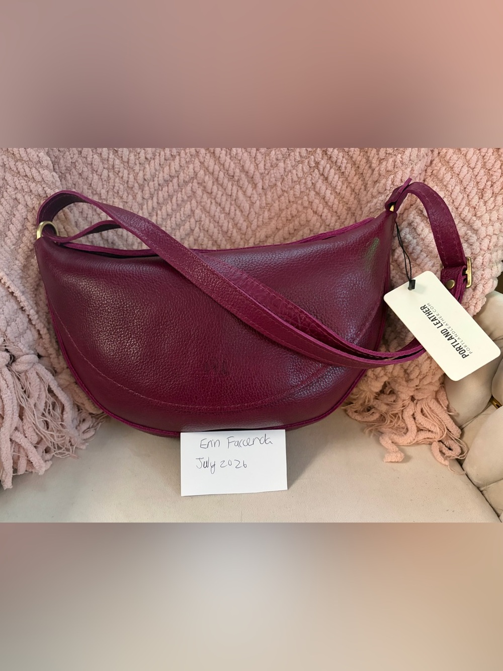 Portland Leather Premium Large Koala Sling Bag - NWT - Picture 1 of 7